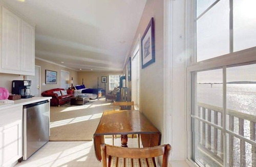 Old Town Apartment | Bodega Bay waterfront studio cottage on stilts — 1 bed, gas fireplace