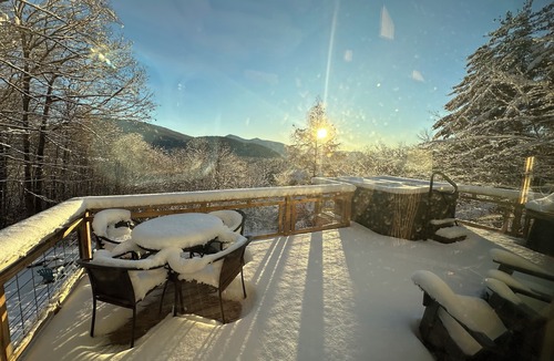 Bartlett House | Boulder Ledge Chalet w/Stunning Views of Mt Washington Valley