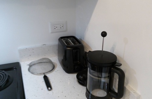 Naperville Apartment | Brand New 1-bedroom, Full kitchen, stove, new Appliances, Washer/Dryer, Gym