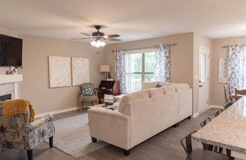 Loves Park House | Brand New 2 Bedroom with Office