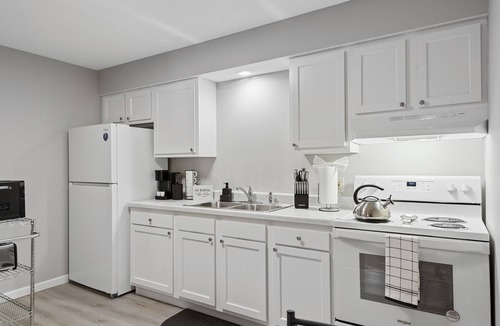 Springfield Apartment | Brand New! Modern 1BD,1BA Hidden Gem w/King Bed, Patio, Fast WiFi & Free Parking
