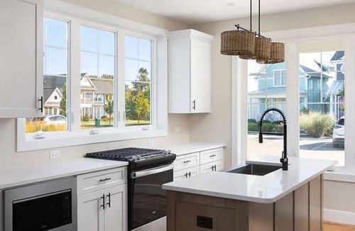 Ottawa House | Breathtaking Brand New 3-Bedroom2.5 bath Waterfront Home. Sleeps 6