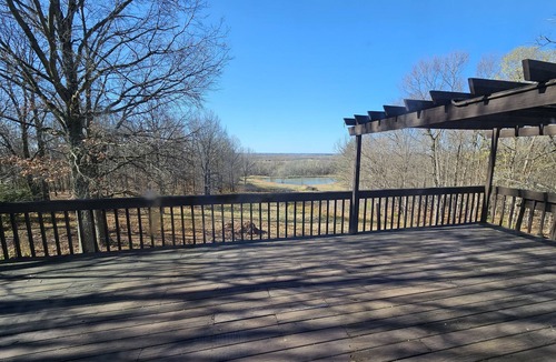 Carbondale Cabin | Breathtaking views of Bald Knob Cross, just 2 minutes from Walkers Bluff Casino!