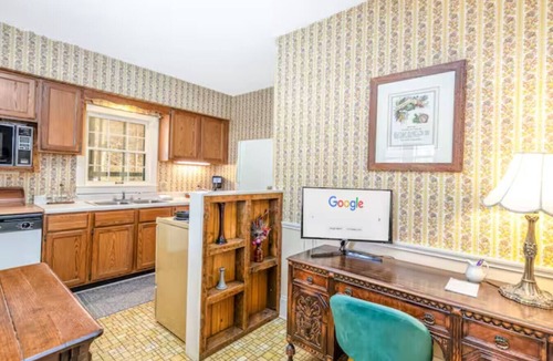 Galena Condo | Briarstone Inn | Historic 7-Room Inn w/Private Baths | Walk to Downtown Galena