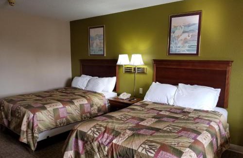 Fairfield Hotel | Briarwood Inn