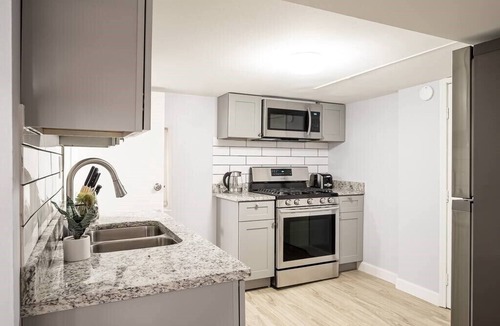 Logan Square Apartment | Bright and Cozy 1BR Apartment in Logan Square!