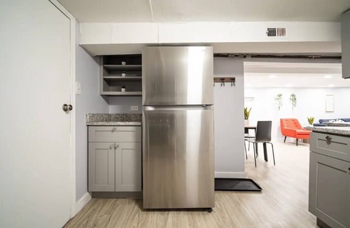 Logan Square Apartment | Bright and Cozy 1BR Apartment in Logan Square!