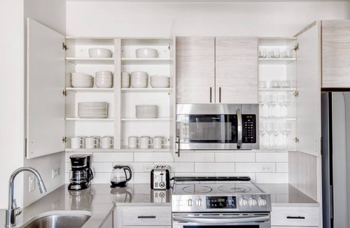 Edgewater Apartment | Bright Edgewater 2BR w/Gym & Lounge, nr Red Line, by Blueground