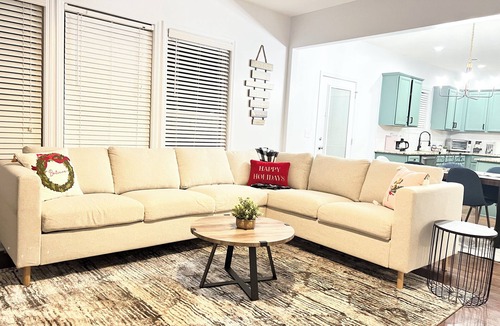 Sugar Hill House | Bright Modern & Comfort 5BR-3Bath Fenced Yard Home in charming Sugar Hill