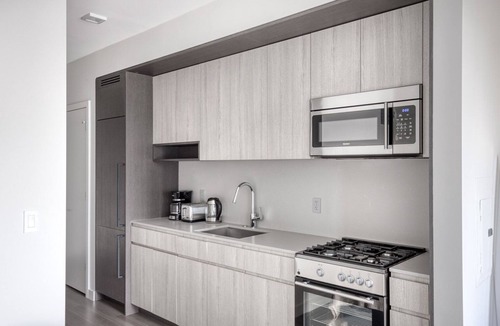 South Loop Apartment | Bright South Loop Studio w/Pool, BBQ & Gym, nr Grant Park, by Blueground