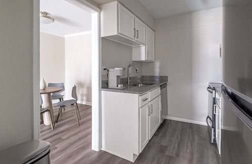 Homewood Apartment | Brookwood 2BD 2 - Two Bedroom Apartment, Sleeps 4