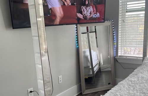 Fox Valley Condo | Buckhead 2 bedroom 2 bathroom Condo 420 friendly