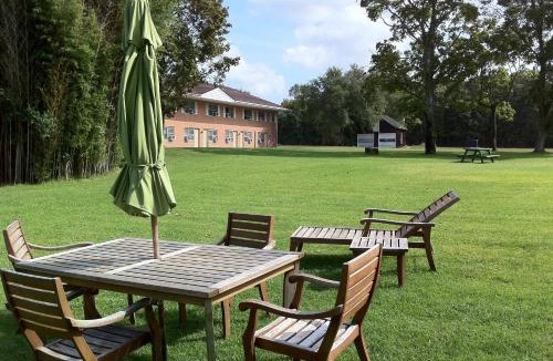 Riverside Hotel | Budget Host East End Riverhead