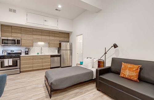 River West Apartment | Cabin 105 by 747 Lofts