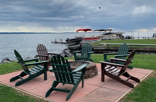 North Bay Cabin | Cabin 4 Waterfront - Three Pines Lodging & Marina