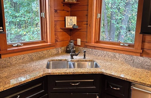 Apple River Cabin | Cabin Getaway-Apple Canyon Lake/Galena-Amenities