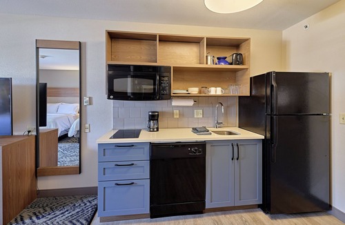 Orange Prairie Hotel | Candlewood Suites Grand Prairie by IHG