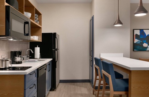 Springfield Hotel | Candlewood Suites Springfield North by IHG