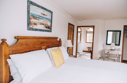 Forked River Bed & Breakfast | Captain's Cottage
