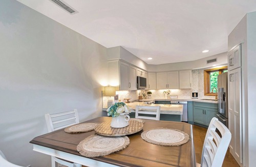 Blowing Rock Condo | Cardinal 303 | Fireplace, Restaurant, Pool, Spa