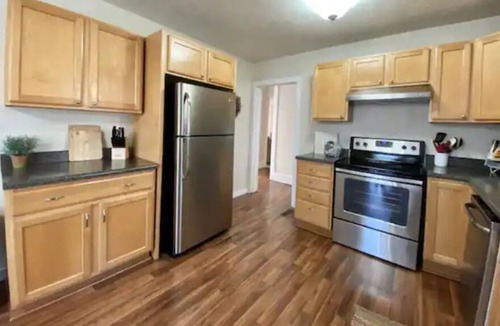 Carterville Cottage | Carterville Cottage on Division