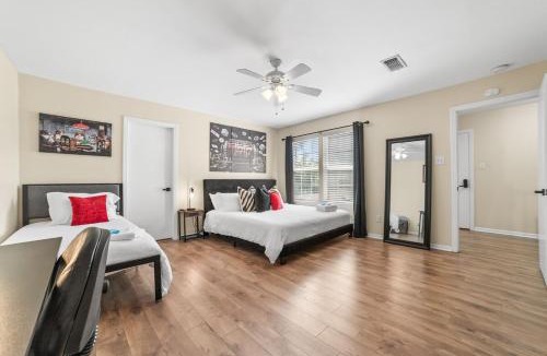 Hancock Apartment | Casa Grande Central Spacious Retreat with Hot Tub