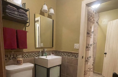 La Salle Apartment | Casa Mia Apartment 10 miles from starved rock