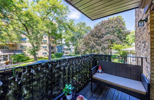 Forest Park Condo | Casa Serenità: Downtown Forest Park, Close to Trains, Parking