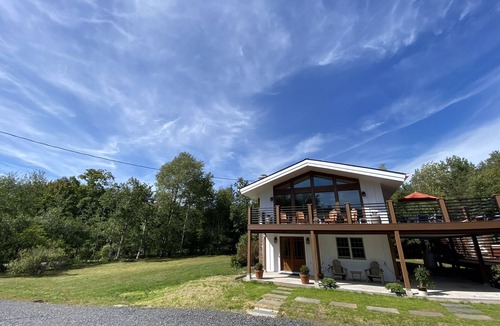 Hunter House | Catskill Mountain Hideaway with Amazing Hunter Mountain Views
