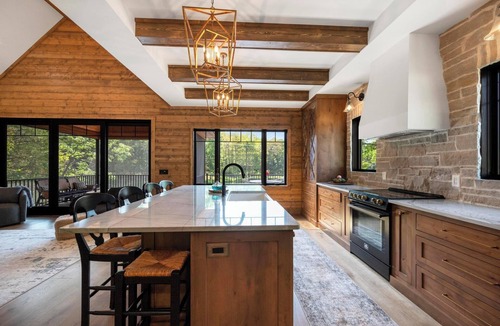 Elizabeth Cabin | Cedar Cove Cabin, Private Beach near Galena