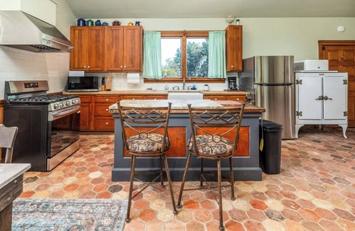 Texico Cabin | Cedar Hills Retreat: Peaceful Southern IL Escape