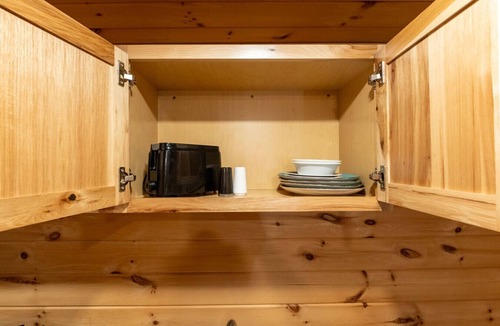 Bethlehem Ski Chalet | Cedar Suite Solo Retreat White Mountains