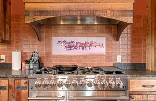 The Galena Territory House | CELEBRATE YOUR HOLIDAYS at Timber Ranch in Galenan4BR/6BA/HOTTUB/EV/SKI/ENJOY