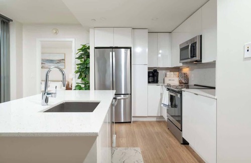 Chinatown Apartment | Central 2BR Condo in Downtown Boston & T-Station