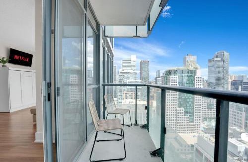 Toronto Entertainment District House | Central Chic 2 bed Unit Near Rogers MTCC Union CNTower