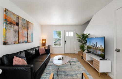 Hancock Apartment | Central Chic 2BR King Suites Close to UT, Moody Center, & DT