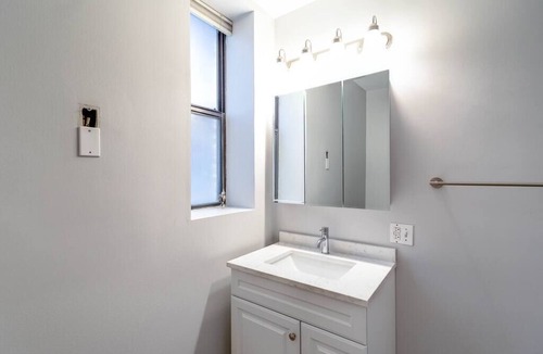 Pulaski Park House | Central Chicago Suite Access to Patio!!! Suite 1