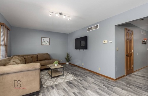 Graymont Villa | Central IL Peaceful Getaway - Pet Friendly!