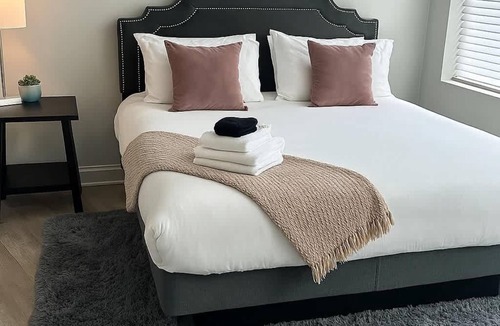Avondale Apartment | Central Park Pad 3BR