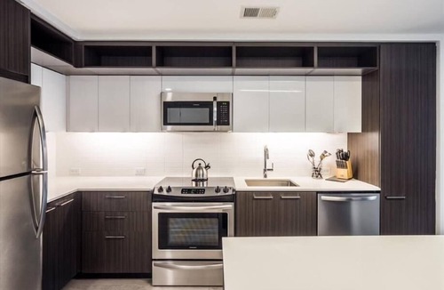 Reston Apartment | Central Reston w/Shops, Events & Parks | Heart of Reston