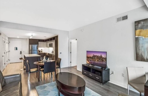 Reston Apartment | Central Reston w/Shops, Events & Parks | Heart of Reston