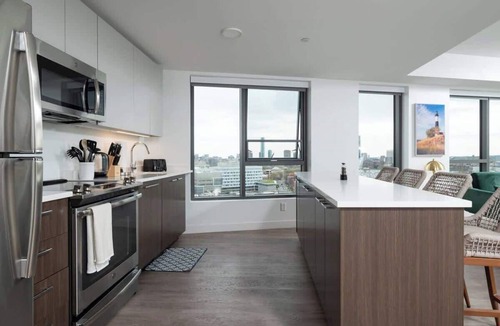 Central Square Apartment | Central Serene 2BR Penthouse Near MIT & Harvard with King bed GYM Parking