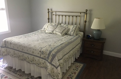 Otis Apartment | Centrally Located Berkshire Getaway Perfect for Any Season