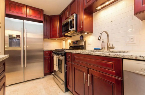 Lakeview Apartment | Centrally Located Chicago Loft 2 blocks from the Lakeshore!