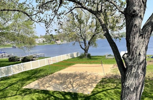 McHenry House | Chain O'Lakes Group Getaway-The Johnsburg Estate