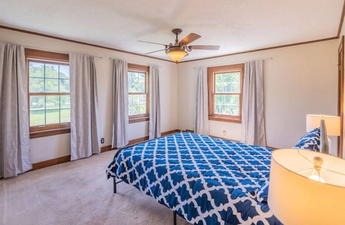 McHenry House | Chain O'Lakes Group Getaway-The Johnsburg Estate