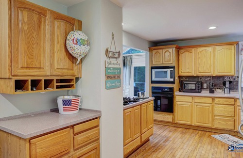Ingleside House | Chain O' Lakes life.serene bay w/private beach access. Kayaks & Boats welcome