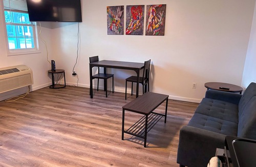 Colchester Apartment | Charming 1-bedroom apartment in fabulous Colchester with AC, WiFi