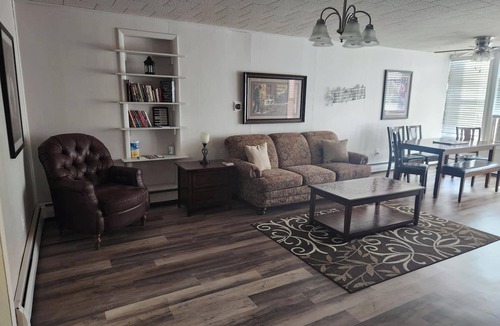 Galena Apartment | Charming 1-bedroom apartment in fabulous Downtown Galena with WiFi, AC