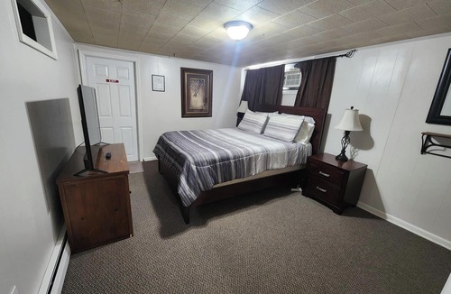 Galena Apartment | Charming 1-bedroom apartment in fabulous Downtown Galena with WiFi, AC